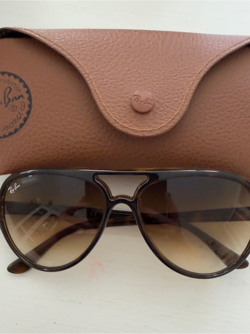 Ray-Ban Womens Brown Gradient Aviator Sunglasses